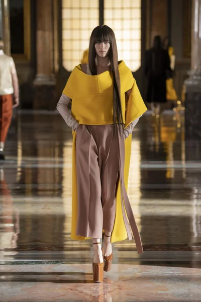 Look 63
